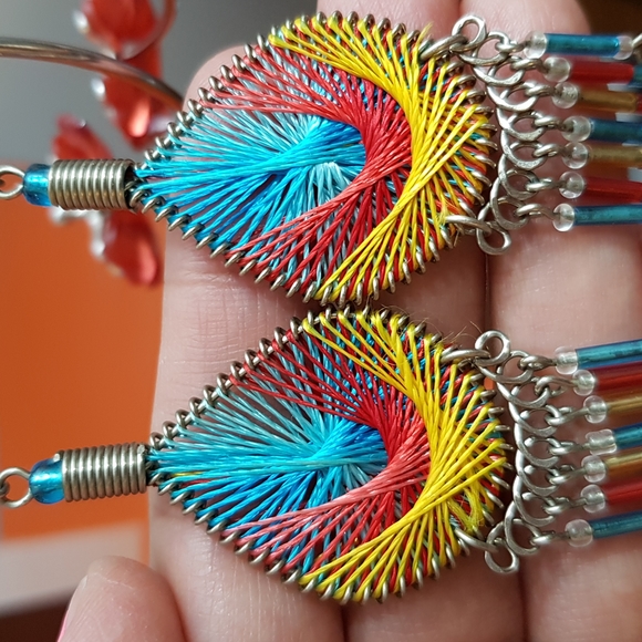 2 Sets Of Colorful Peruvian Earrings - Picture 5 of 17